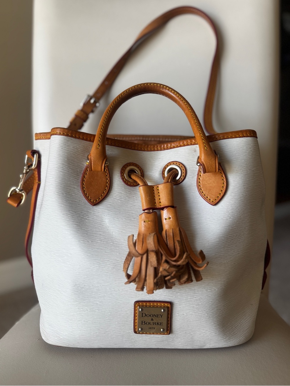 Dooney & Bourke Leather Drawstring Bucket Handbag / Shoulder Bag Duo Y2K